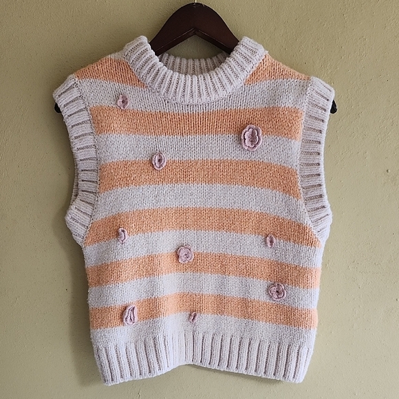 Zara Women's Crochet Orange and Cream Striped Sweater Vest - Picture 2 of 7